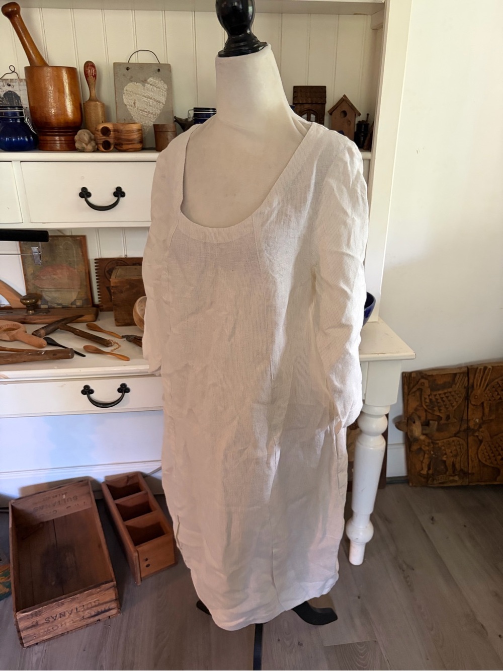 Women’s Cream Linen Scoop-Neck Dress